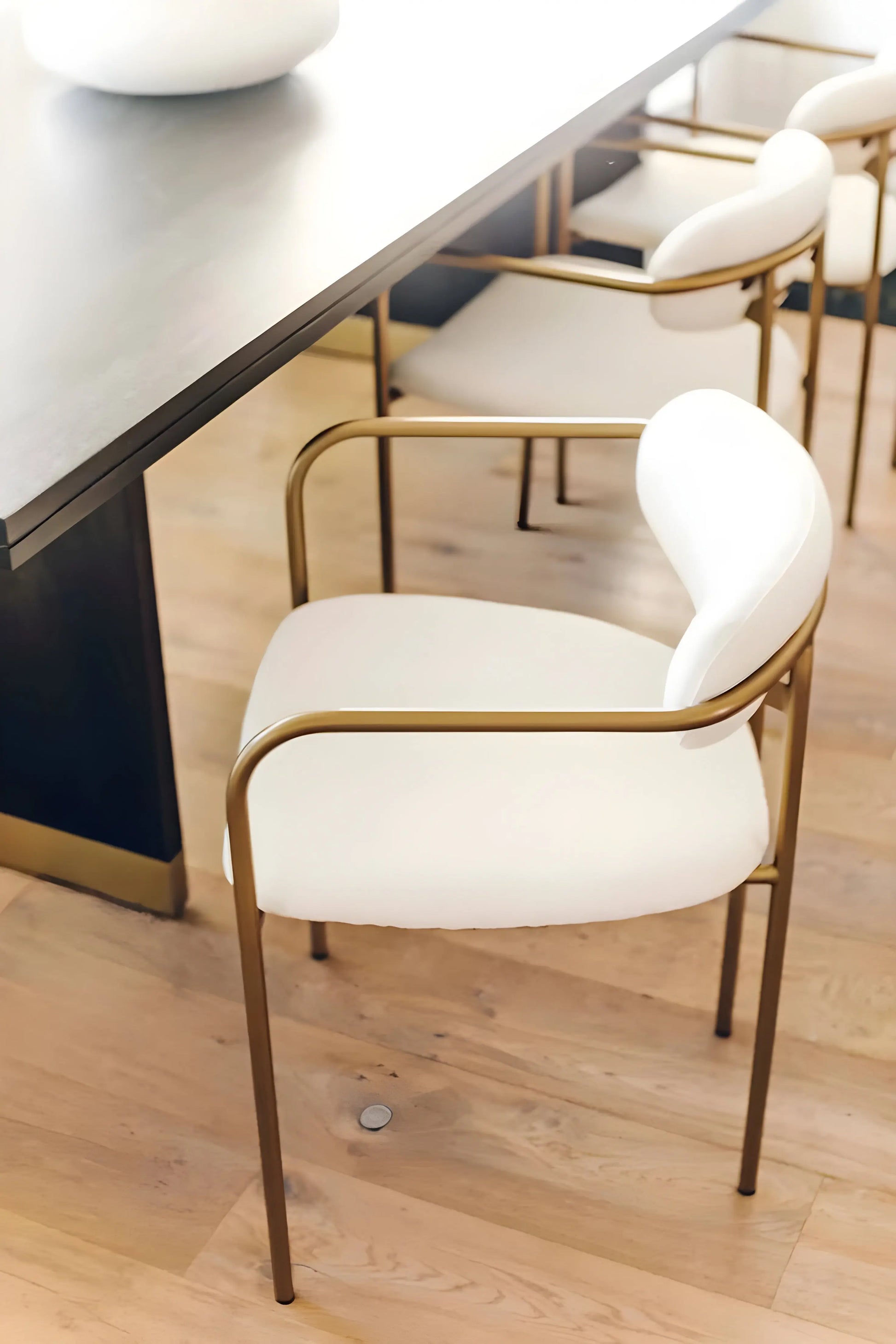 Chaise MEDINA Bachette, Velours ou Bouclette & INOX– Maroc CAROUBIA